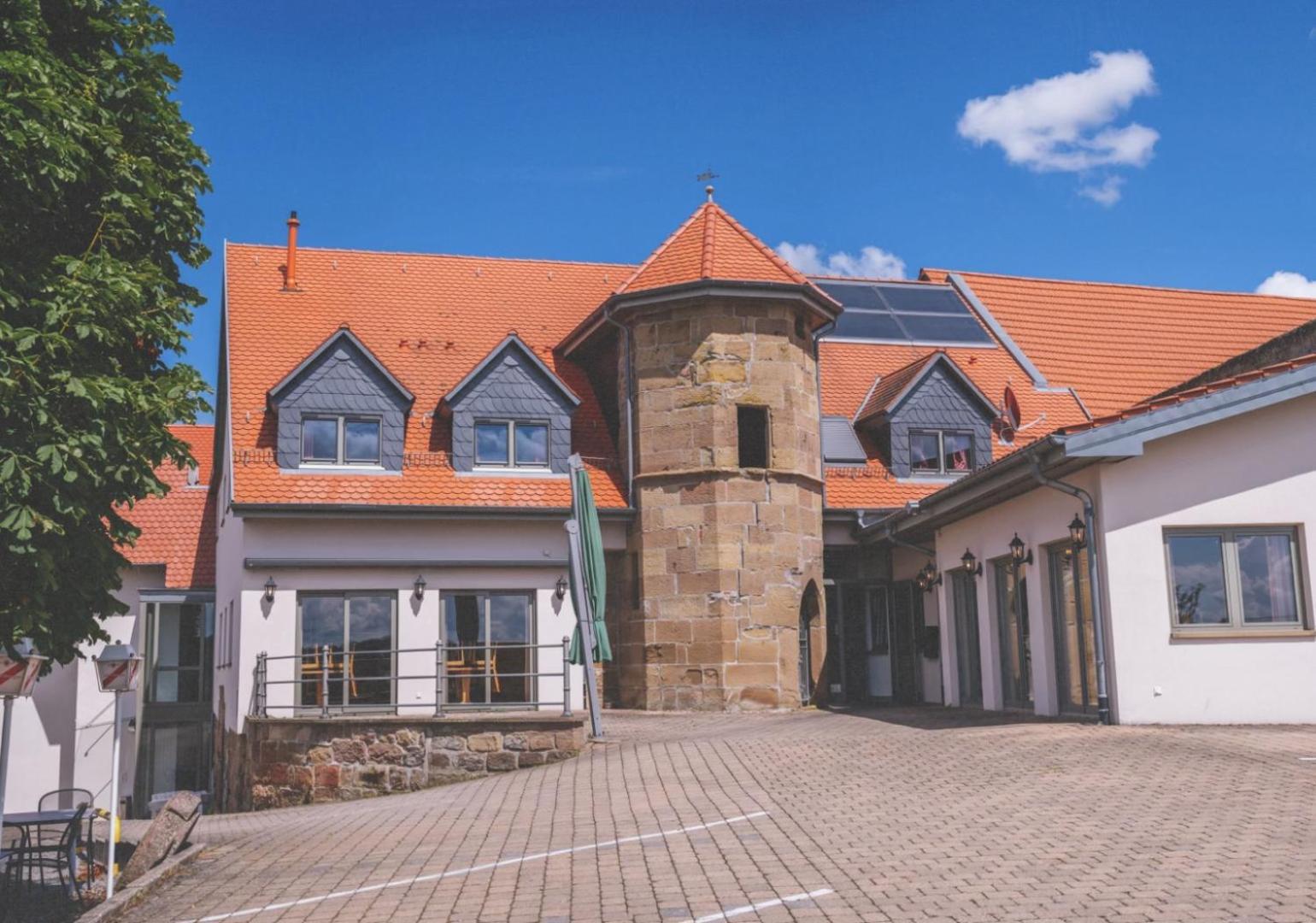 Hotel Restaurant Zehntscheune Sinsheim Exteriör bild